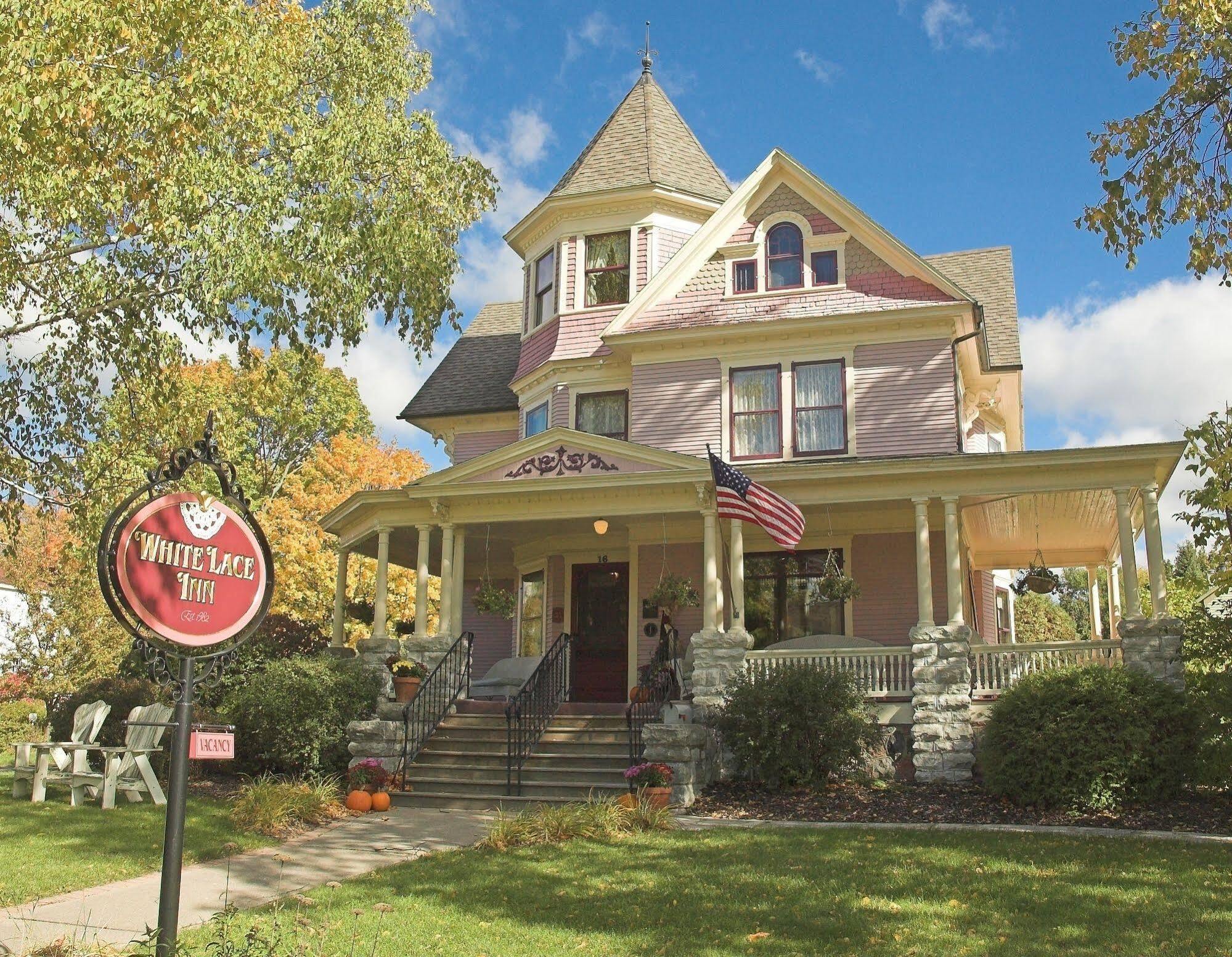 White Lace Inn Sturgeon Bay Exterior photo